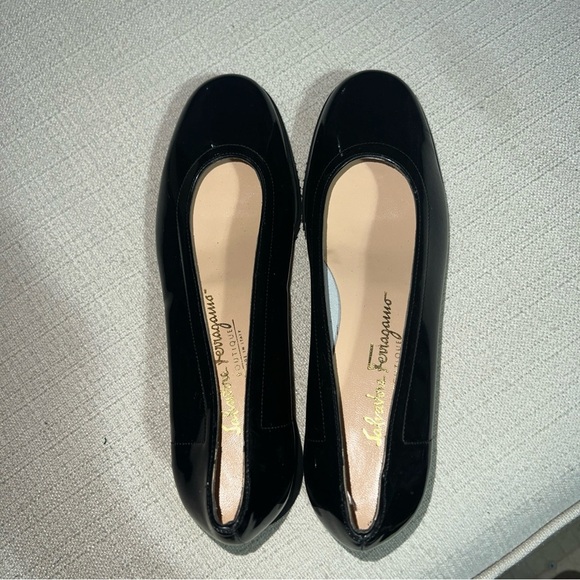 Salvatore Ferragamo Black Patent Leather Wedge Ballet Round Toe Wmn’s Sz 7.5B - Picture 10 of 12